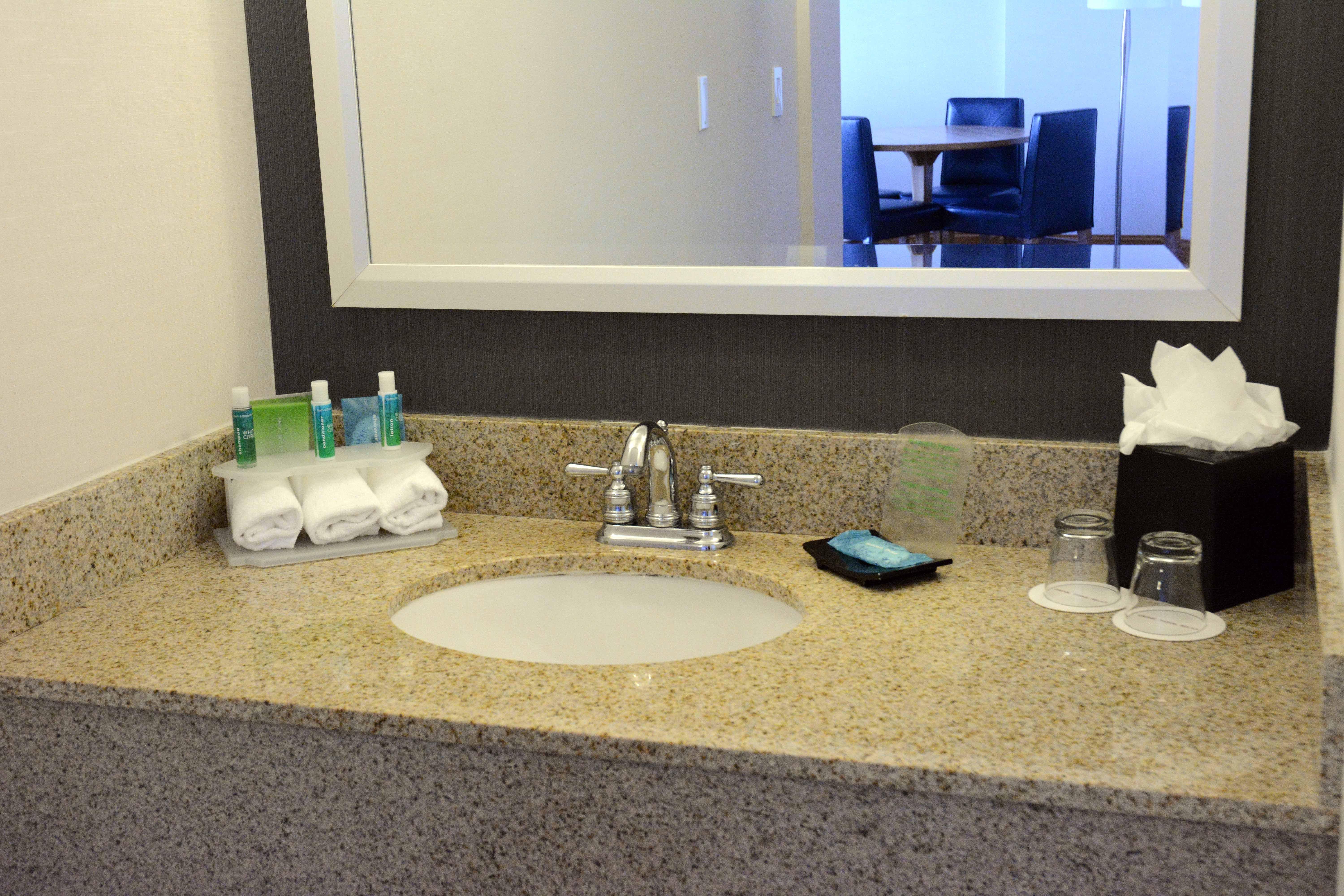 Holiday Inn Express Stamford, An Ihg Hotel Dış mekan fotoğraf