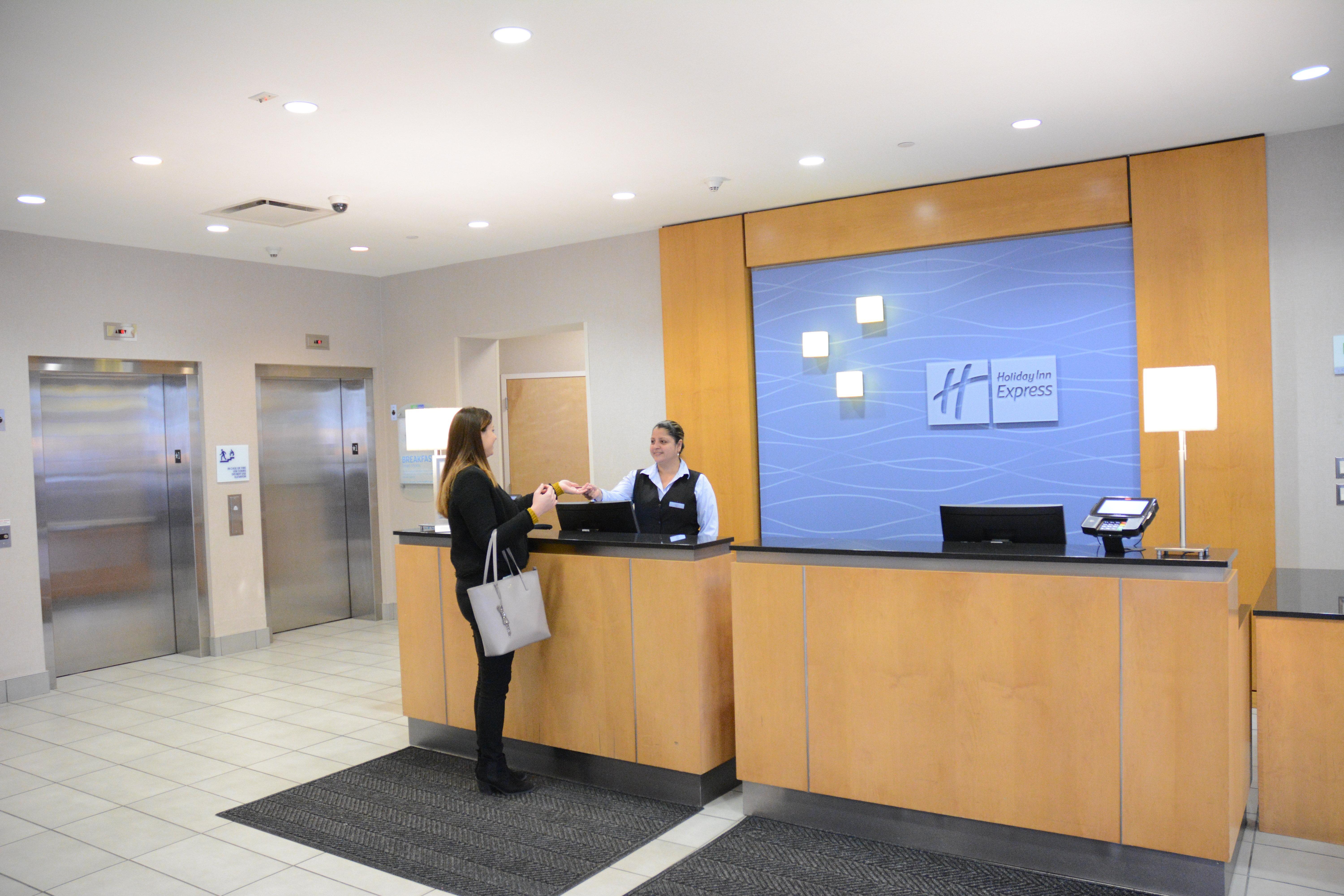 Holiday Inn Express Stamford, An Ihg Hotel Dış mekan fotoğraf